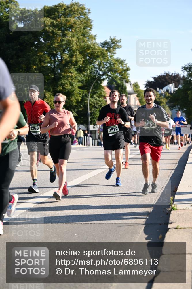 01.09.2024 - BARMER Alsterlauf Dr. Thomas Lammeyer http://msf.ph/oto/6896113 01.09.2024 09:34:04 Laufen 8263, 8263, 3972, 3984 meine-sportfotos.de