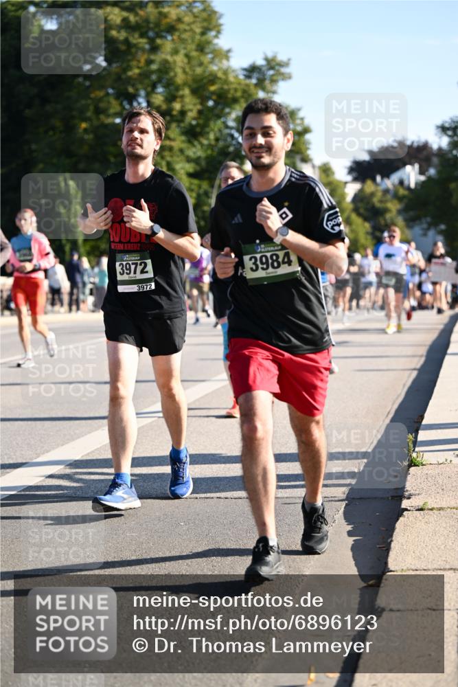 01.09.2024 - BARMER Alsterlauf Dr. Thomas Lammeyer http://msf.ph/oto/6896123 01.09.2024 09:34:06 Laufen 2024, 3972, 3972, 3984 meine-sportfotos.de