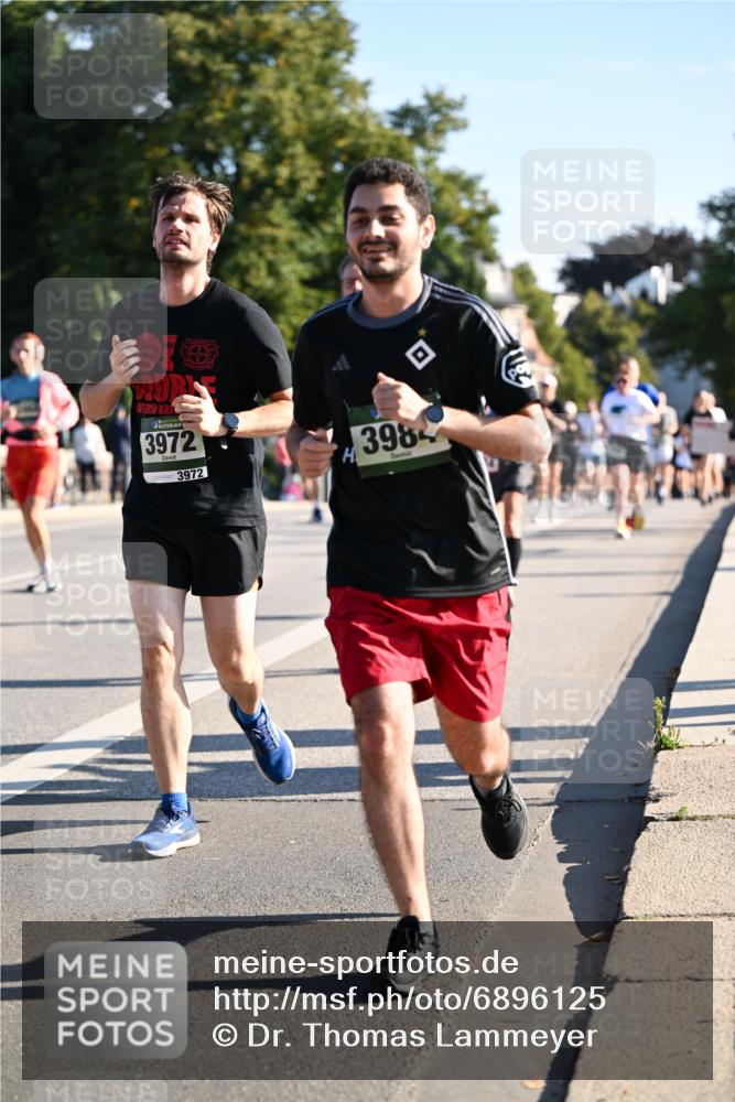 01.09.2024 - BARMER Alsterlauf Dr. Thomas Lammeyer http://msf.ph/oto/6896125 01.09.2024 09:34:06 Laufen 3972, 3972, 398 meine-sportfotos.de