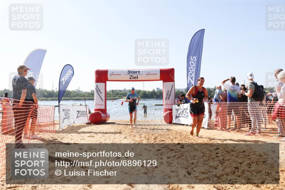 01.09.2024 - 17. Tribühne Triathlon Luisa Fischer http://msf.ph/oto/6896129 01.09.2024 11:20:22 Schwimmen 477, 499, 556 meine-sportfotos.de