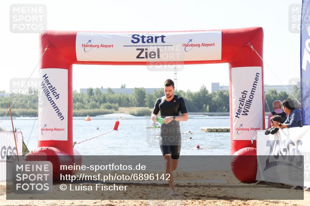 01.09.2024 - 17. Tribühne Triathlon Luisa Fischer http://msf.ph/oto/6896142 01.09.2024 11:20:29 Schwimmen 477, 499 meine-sportfotos.de