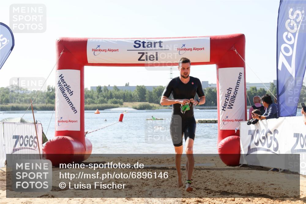 01.09.2024 - 17. Tribühne Triathlon Luisa Fischer http://msf.ph/oto/6896146 01.09.2024 11:20:29 Schwimmen 477, 499 meine-sportfotos.de