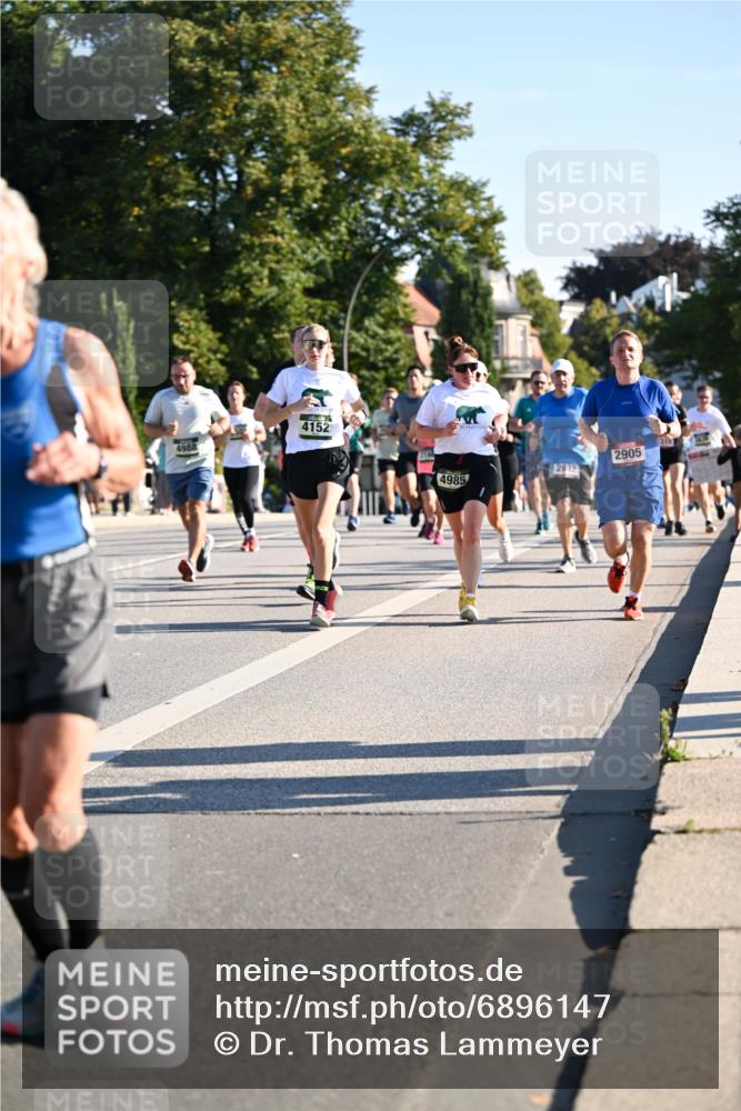 01.09.2024 - BARMER Alsterlauf Dr. Thomas Lammeyer http://msf.ph/oto/6896147 01.09.2024 09:34:09 Laufen 4152, 4988, 2905, 2632, 4985 meine-sportfotos.de