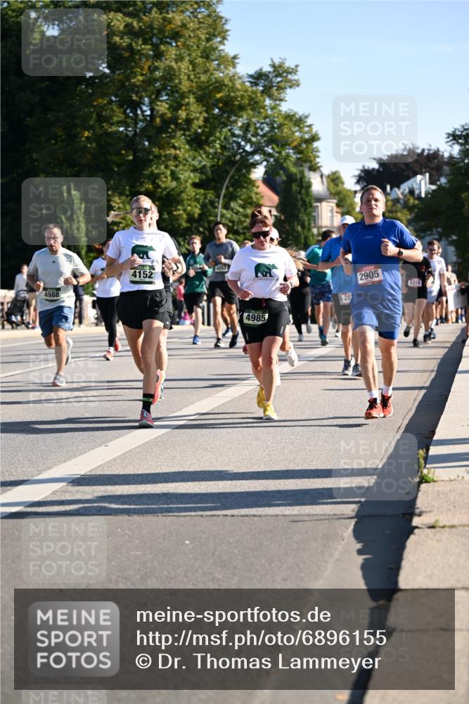 01.09.2024 - BARMER Alsterlauf Dr. Thomas Lammeyer http://msf.ph/oto/6896155 01.09.2024 09:34:10 Laufen 4988, 4152, 4053, 4985, 26, 2905, 2315 meine-sportfotos.de