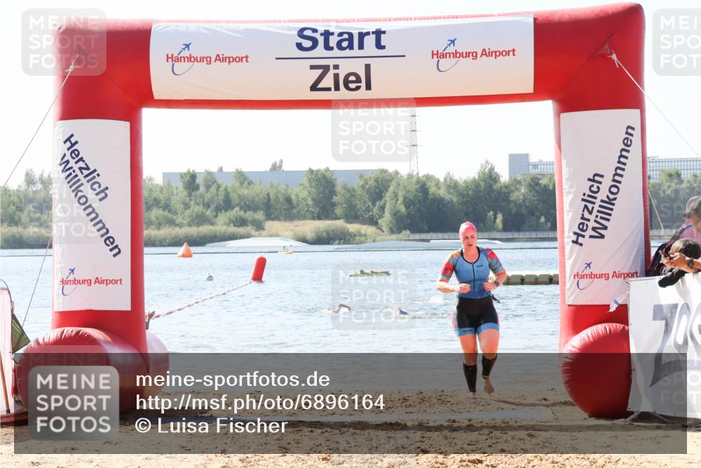 01.09.2024 - 17. Tribühne Triathlon Luisa Fischer http://msf.ph/oto/6896164 01.09.2024 11:20:41 Schwimmen 461 meine-sportfotos.de