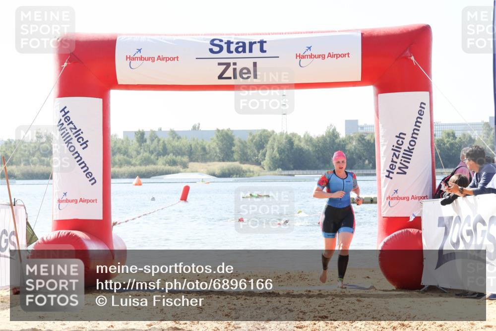 01.09.2024 - 17. Tribühne Triathlon Luisa Fischer http://msf.ph/oto/6896166 01.09.2024 11:20:42 Schwimmen 461 meine-sportfotos.de
