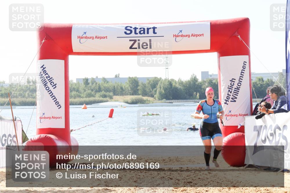 01.09.2024 - 17. Tribühne Triathlon Luisa Fischer http://msf.ph/oto/6896169 01.09.2024 11:20:42 Schwimmen 461 meine-sportfotos.de