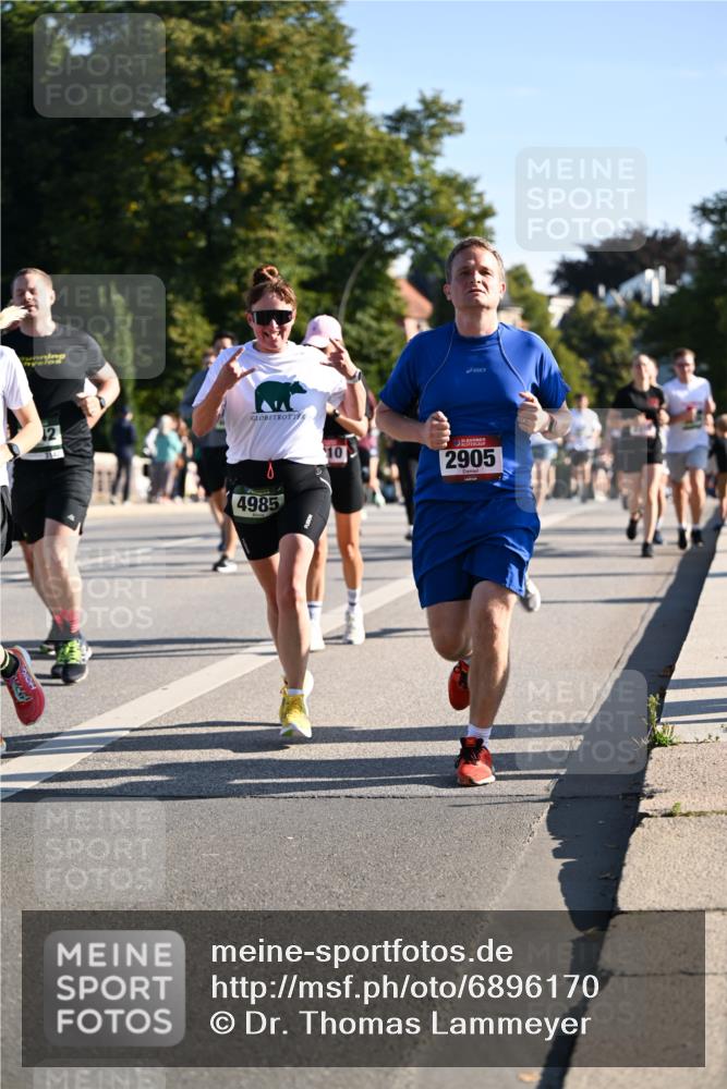 01.09.2024 - BARMER Alsterlauf Dr. Thomas Lammeyer http://msf.ph/oto/6896170 01.09.2024 09:34:11 Laufen 4985, 10, 2905 meine-sportfotos.de