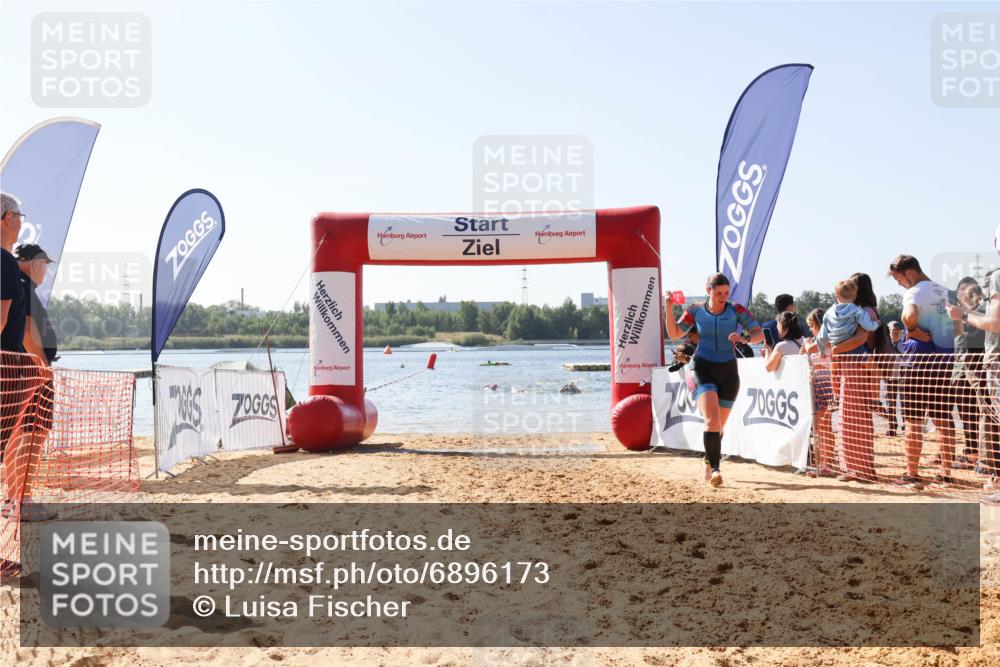 01.09.2024 - 17. Tribühne Triathlon Luisa Fischer http://msf.ph/oto/6896173 01.09.2024 11:20:44 Schwimmen 461 meine-sportfotos.de