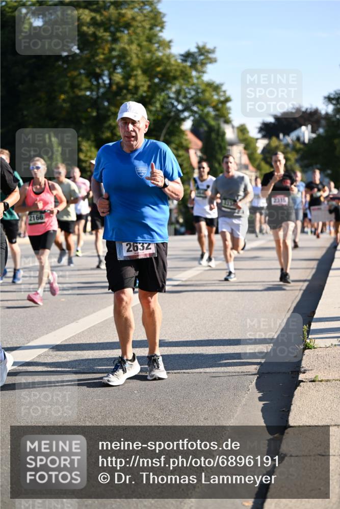 01.09.2024 - BARMER Alsterlauf Dr. Thomas Lammeyer http://msf.ph/oto/6896191 01.09.2024 09:34:13 Laufen 2166, 2632, 2315 meine-sportfotos.de