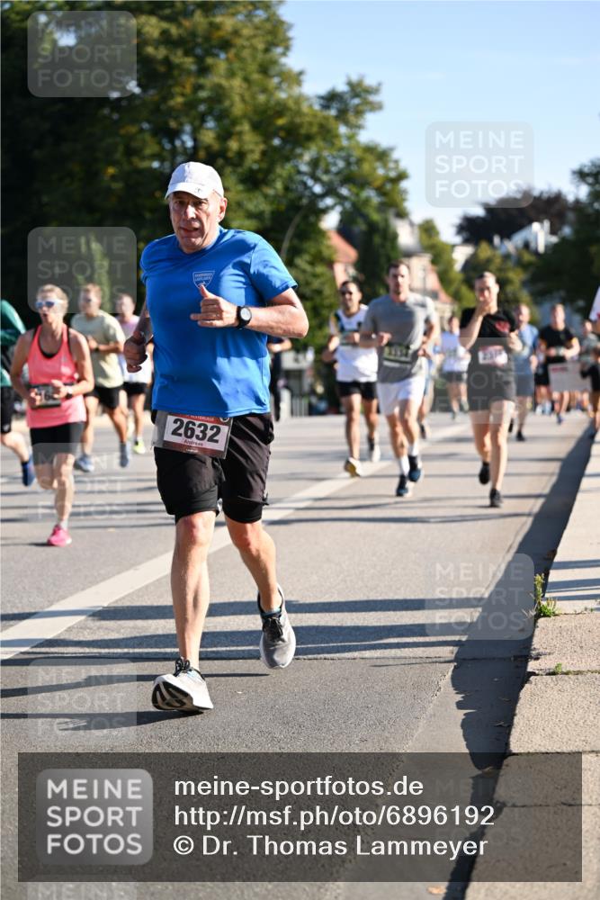 01.09.2024 - BARMER Alsterlauf Dr. Thomas Lammeyer http://msf.ph/oto/6896192 01.09.2024 09:34:13 Laufen 2632, 3334 meine-sportfotos.de