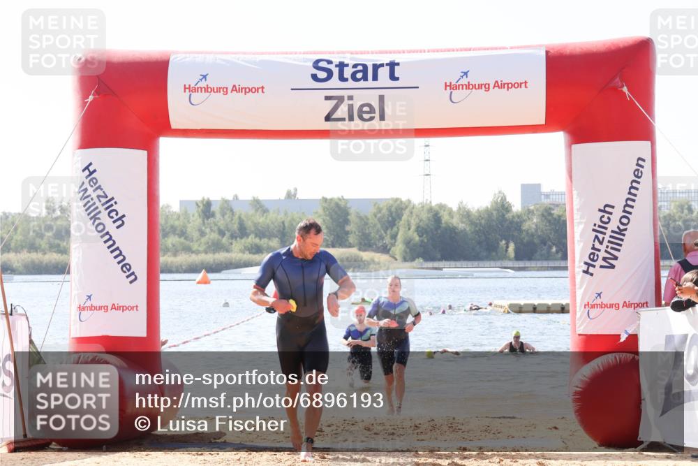 01.09.2024 - 17. Tribühne Triathlon Luisa Fischer http://msf.ph/oto/6896193 01.09.2024 11:21:01 Schwimmen 479, 487, 560 meine-sportfotos.de