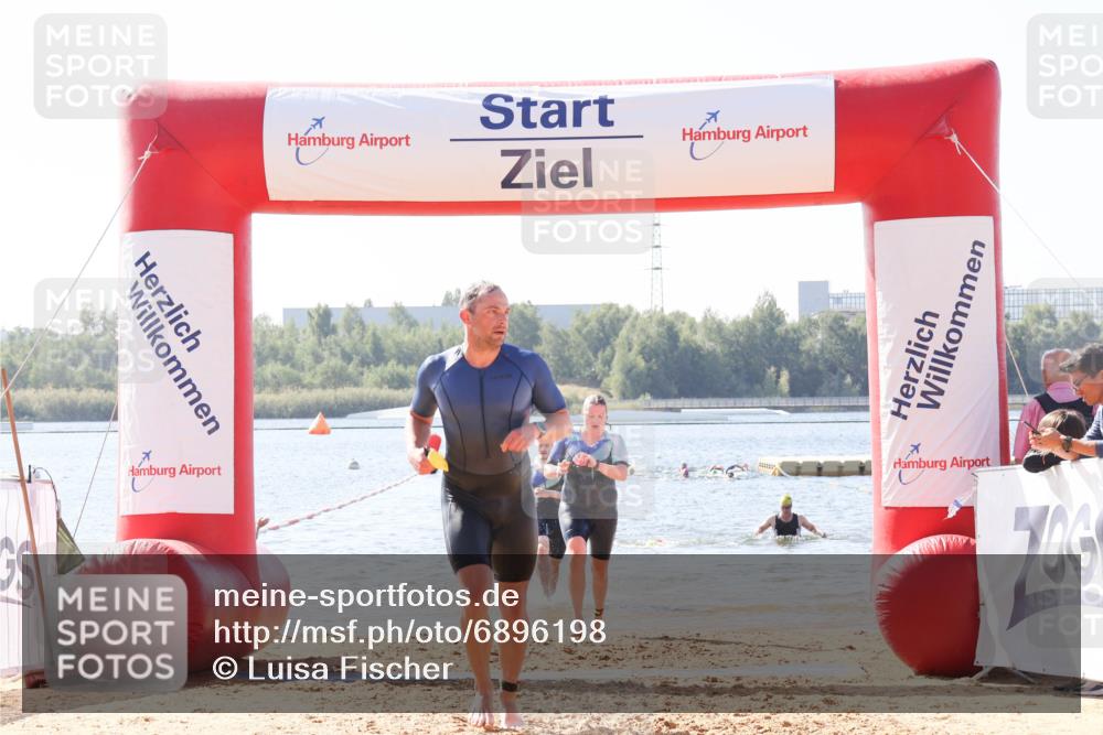 01.09.2024 - 17. Tribühne Triathlon Luisa Fischer http://msf.ph/oto/6896198 01.09.2024 11:21:02 Schwimmen 479, 487, 560 meine-sportfotos.de