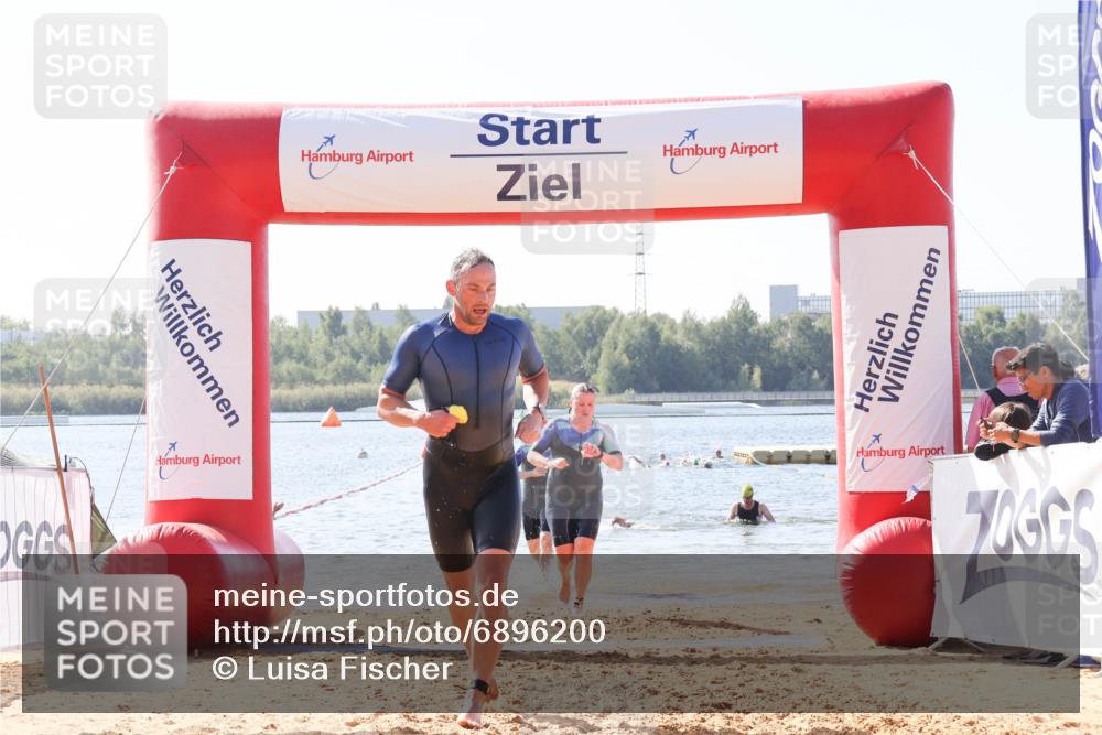 01.09.2024 - 17. Tribühne Triathlon Luisa Fischer http://msf.ph/oto/6896200 01.09.2024 11:21:02 Schwimmen 479, 487, 560 meine-sportfotos.de