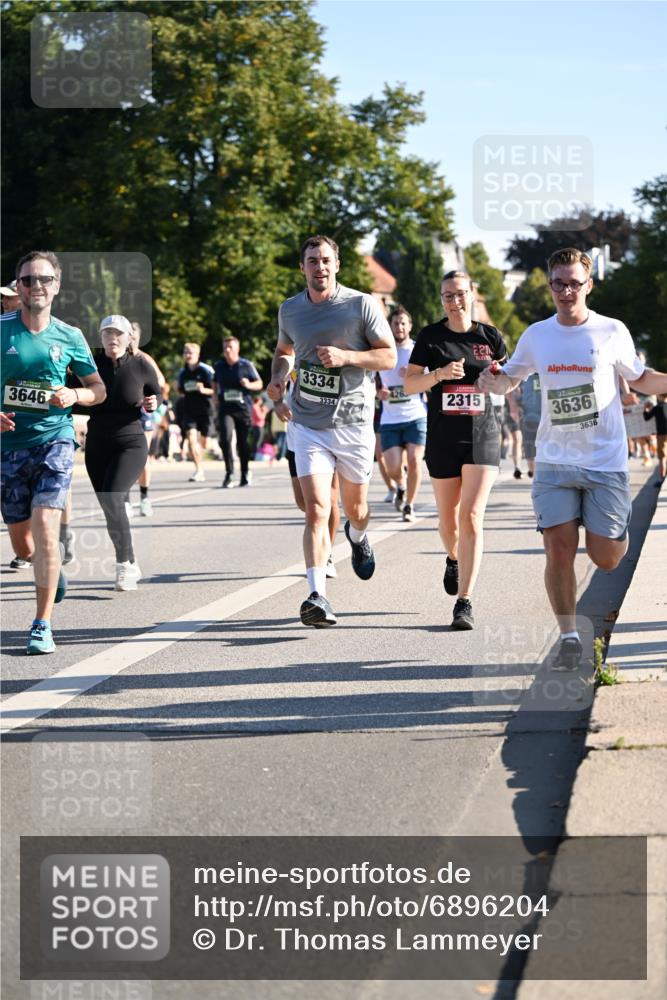 01.09.2024 - BARMER Alsterlauf Dr. Thomas Lammeyer http://msf.ph/oto/6896204 01.09.2024 09:34:15 Laufen 3646, 3334, 3334, 221, 2315, 3636, 3636 meine-sportfotos.de