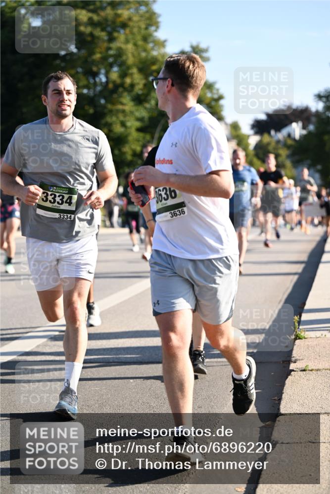 01.09.2024 - BARMER Alsterlauf Dr. Thomas Lammeyer http://msf.ph/oto/6896220 01.09.2024 09:34:16 Laufen 35, 3334, 3334, 3636, 3636 meine-sportfotos.de