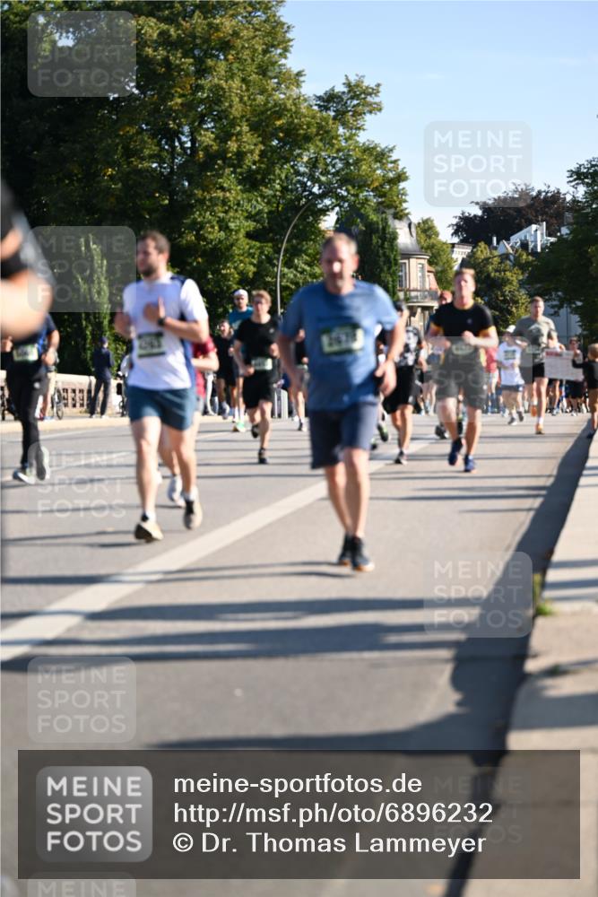 01.09.2024 - BARMER Alsterlauf Dr. Thomas Lammeyer http://msf.ph/oto/6896232 01.09.2024 09:34:17 Laufen  meine-sportfotos.de