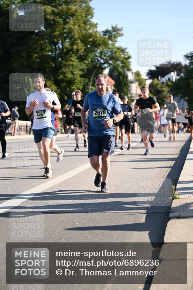 01.09.2024 - BARMER Alsterlauf Dr. Thomas Lammeyer http://msf.ph/oto/6896236 01.09.2024 09:34:17 Laufen 4263, 2678 meine-sportfotos.de