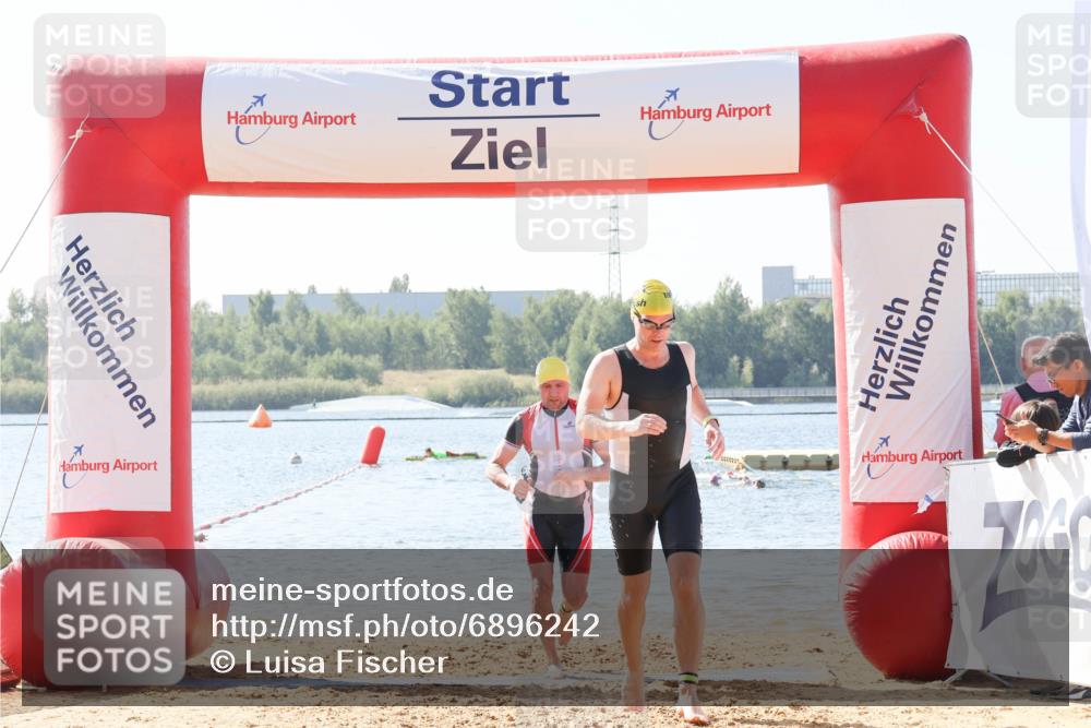 01.09.2024 - 17. Tribühne Triathlon Luisa Fischer http://msf.ph/oto/6896242 01.09.2024 11:21:16 Schwimmen 531, 532 meine-sportfotos.de