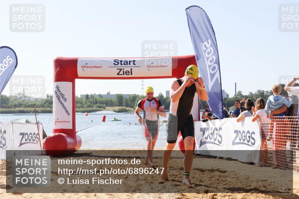 01.09.2024 - 17. Tribühne Triathlon Luisa Fischer http://msf.ph/oto/6896247 01.09.2024 11:21:18 Schwimmen 531, 532 meine-sportfotos.de