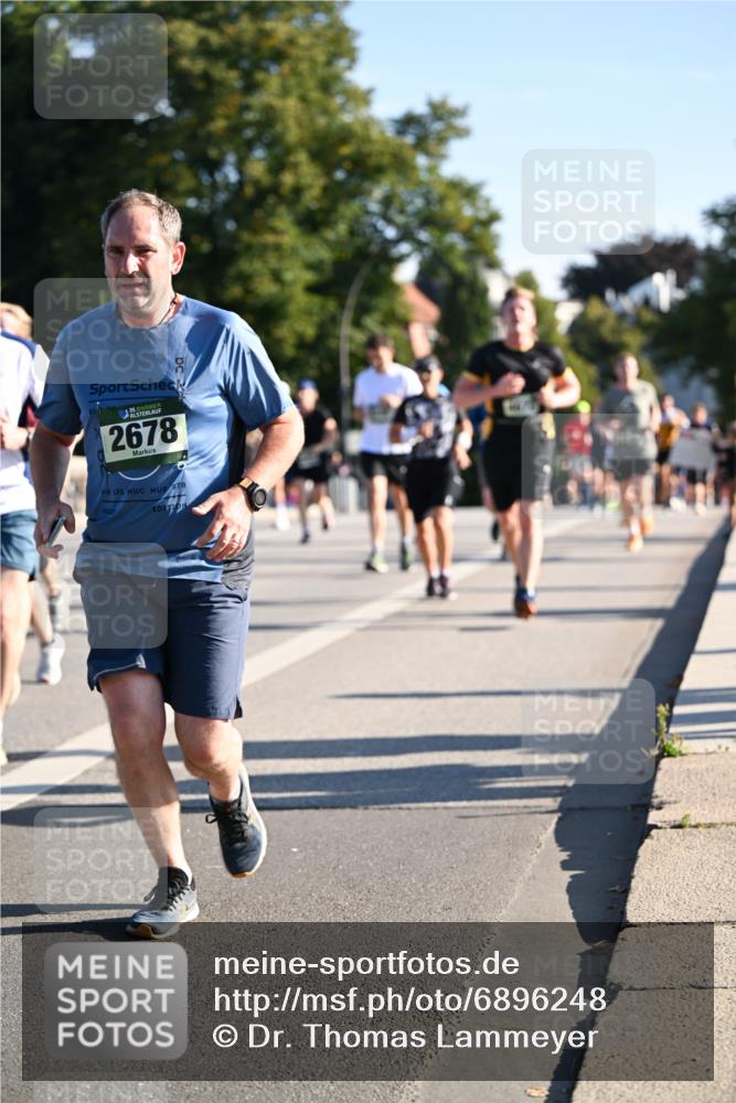 01.09.2024 - BARMER Alsterlauf Dr. Thomas Lammeyer http://msf.ph/oto/6896248 01.09.2024 09:34:18 Laufen 2678 meine-sportfotos.de