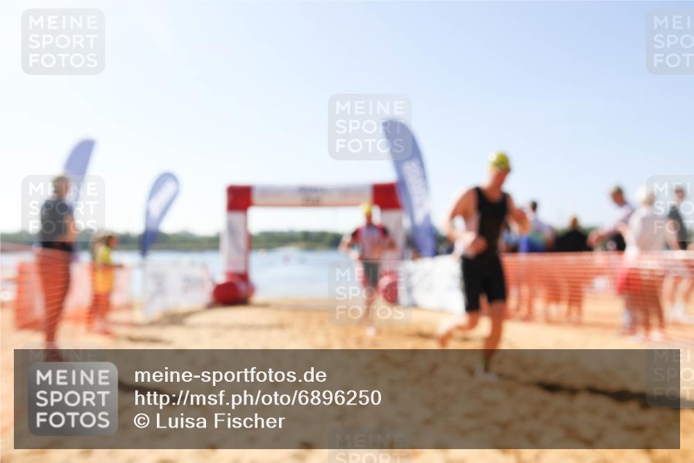 01.09.2024 - 17. Tribühne Triathlon Luisa Fischer http://msf.ph/oto/6896250 01.09.2024 11:21:19 Schwimmen 531, 532 meine-sportfotos.de