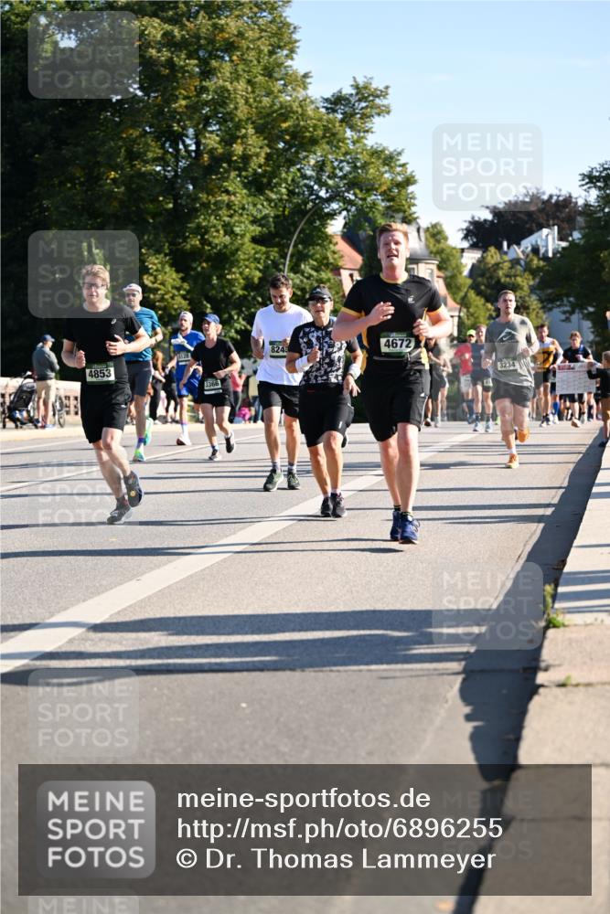 01.09.2024 - BARMER Alsterlauf Dr. Thomas Lammeyer http://msf.ph/oto/6896255 01.09.2024 09:34:19 Laufen 4853, 8128, 3366, 8245, 4672, 3234 meine-sportfotos.de