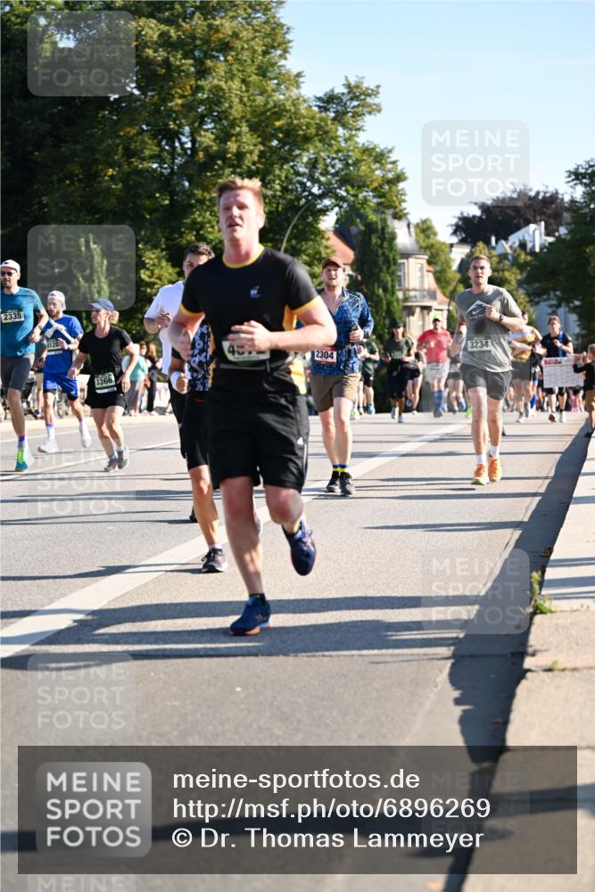 01.09.2024 - BARMER Alsterlauf Dr. Thomas Lammeyer http://msf.ph/oto/6896269 01.09.2024 09:34:20 Laufen 2335, 128, 3366, 2304, 3234 meine-sportfotos.de
