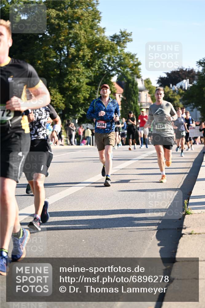 01.09.2024 - BARMER Alsterlauf Dr. Thomas Lammeyer http://msf.ph/oto/6896278 01.09.2024 09:34:21 Laufen 72, 2304, 3234 meine-sportfotos.de