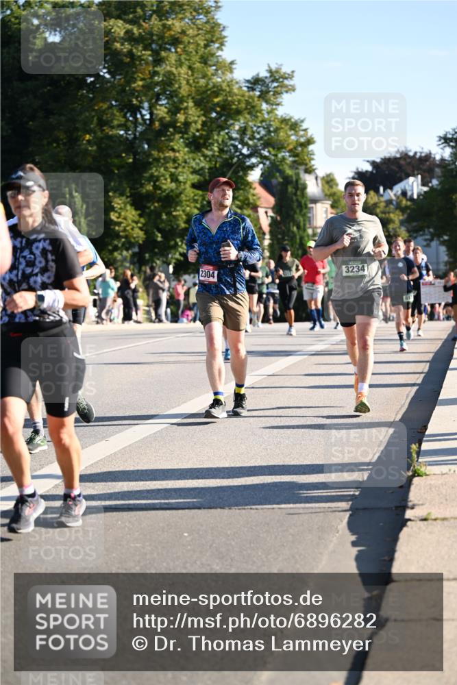 01.09.2024 - BARMER Alsterlauf Dr. Thomas Lammeyer http://msf.ph/oto/6896282 01.09.2024 09:34:22 Laufen 3234, 2304 meine-sportfotos.de