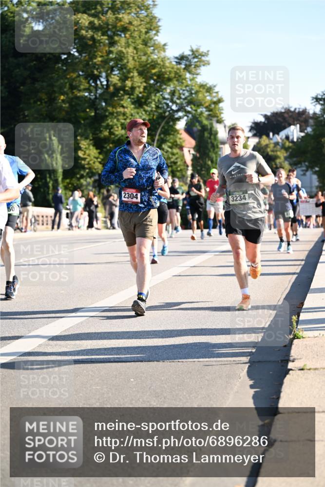 01.09.2024 - BARMER Alsterlauf Dr. Thomas Lammeyer http://msf.ph/oto/6896286 01.09.2024 09:34:22 Laufen 507, 2304, 3234 meine-sportfotos.de