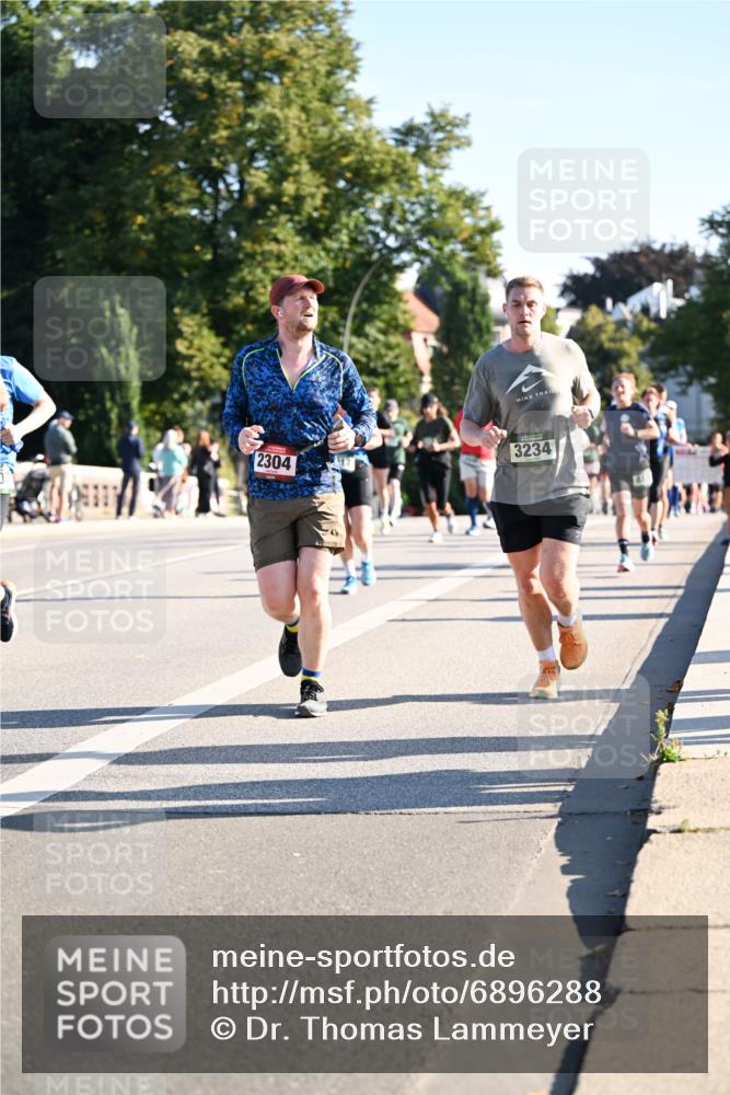 01.09.2024 - BARMER Alsterlauf Dr. Thomas Lammeyer http://msf.ph/oto/6896288 01.09.2024 09:34:22 Laufen 2304, 3234 meine-sportfotos.de