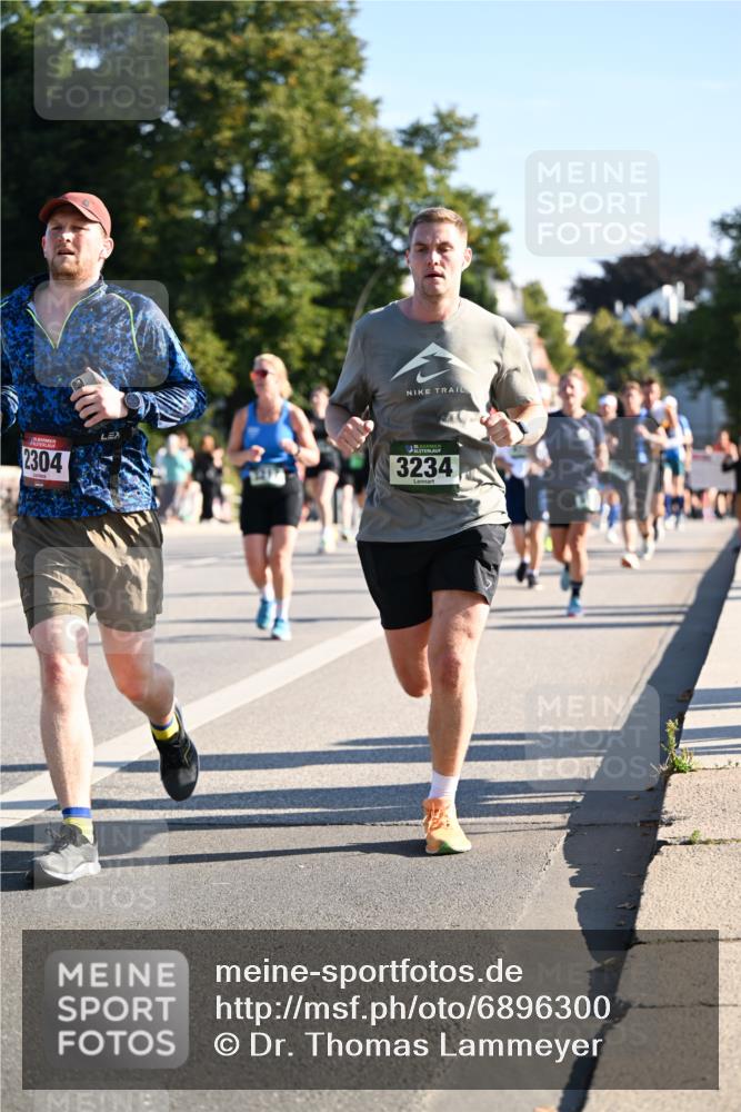01.09.2024 - BARMER Alsterlauf Dr. Thomas Lammeyer http://msf.ph/oto/6896300 01.09.2024 09:34:23 Laufen 2304, 3234 meine-sportfotos.de
