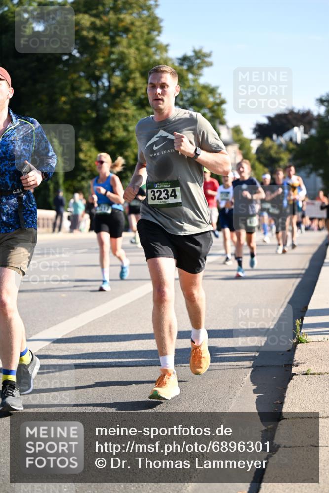 01.09.2024 - BARMER Alsterlauf Dr. Thomas Lammeyer http://msf.ph/oto/6896301 01.09.2024 09:34:24 Laufen 135, 3234 meine-sportfotos.de