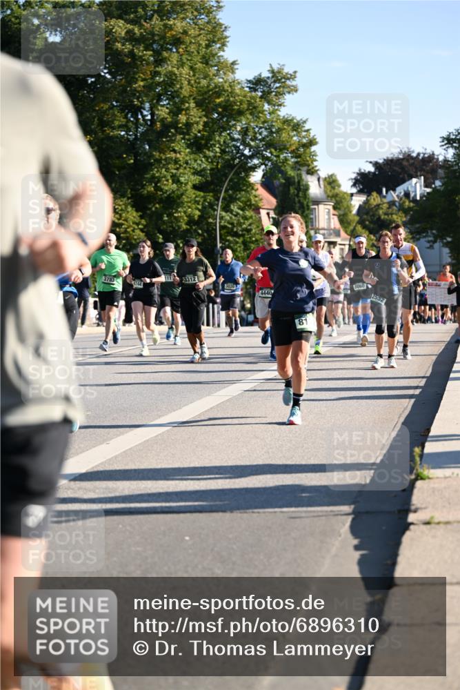 01.09.2024 - BARMER Alsterlauf Dr. Thomas Lammeyer http://msf.ph/oto/6896310 01.09.2024 09:34:25 Laufen 3783, 1113312, 3020, 4440, 81, 8060, 2552 meine-sportfotos.de