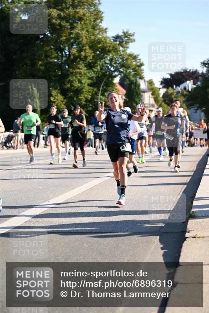 01.09.2024 - BARMER Alsterlauf Dr. Thomas Lammeyer http://msf.ph/oto/6896319 01.09.2024 09:34:25 Laufen 81, 2552 meine-sportfotos.de
