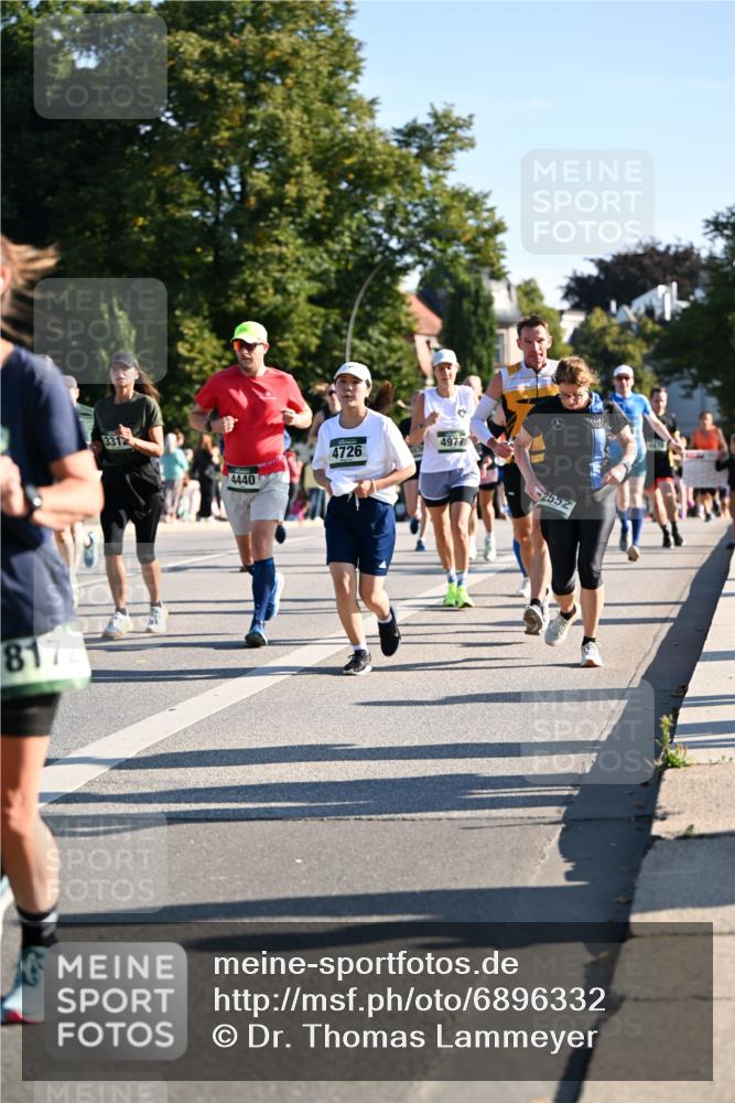 01.09.2024 - BARMER Alsterlauf Dr. Thomas Lammeyer http://msf.ph/oto/6896332 01.09.2024 09:34:27 Laufen 8172, 3312, 4440, 4726, 4977, 2552 meine-sportfotos.de