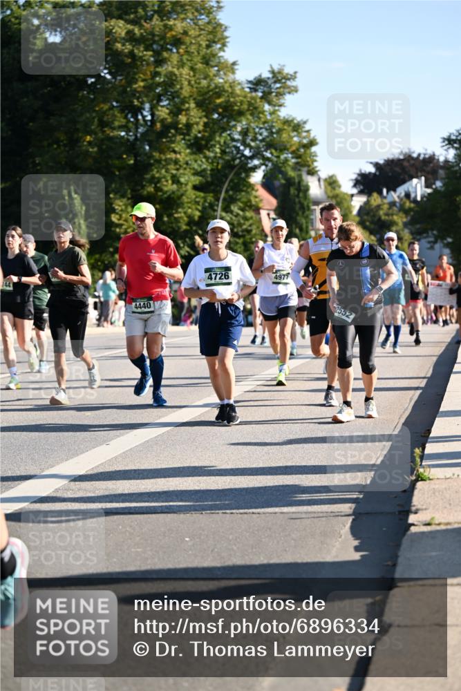 01.09.2024 - BARMER Alsterlauf Dr. Thomas Lammeyer http://msf.ph/oto/6896334 01.09.2024 09:34:27 Laufen 144, 4440, 4726, 4977, 552 meine-sportfotos.de