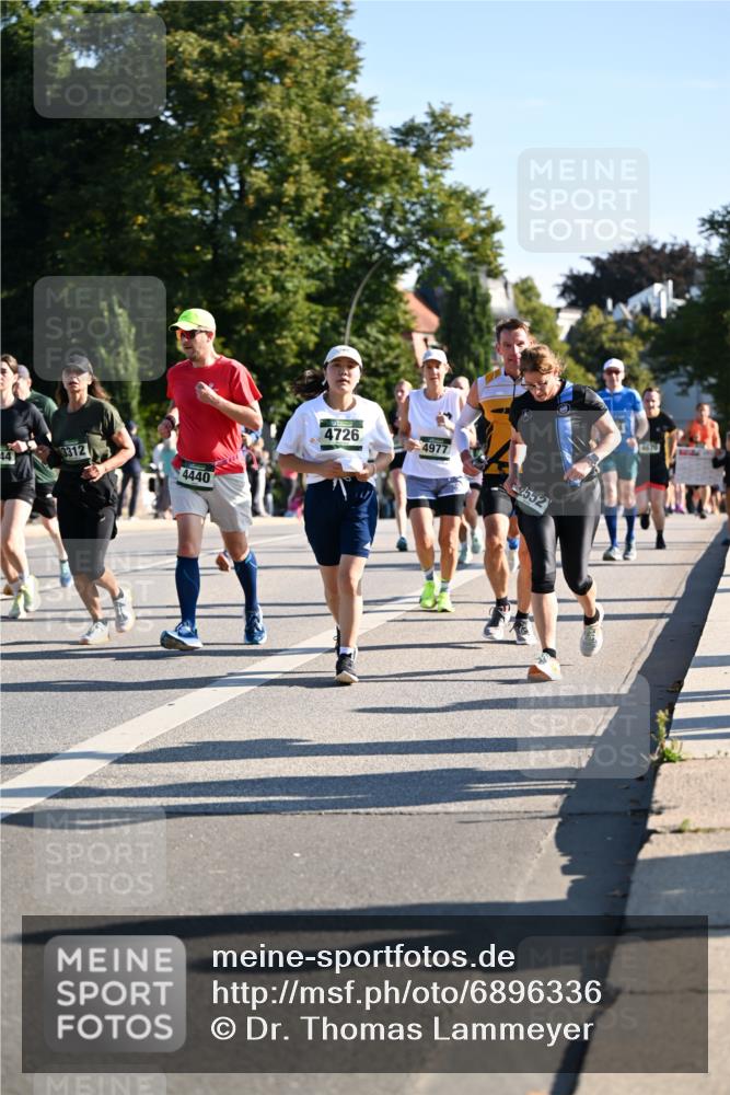 01.09.2024 - BARMER Alsterlauf Dr. Thomas Lammeyer http://msf.ph/oto/6896336 01.09.2024 09:34:27 Laufen 3312, 4440, 4726, 4977, 2552, 4670 meine-sportfotos.de