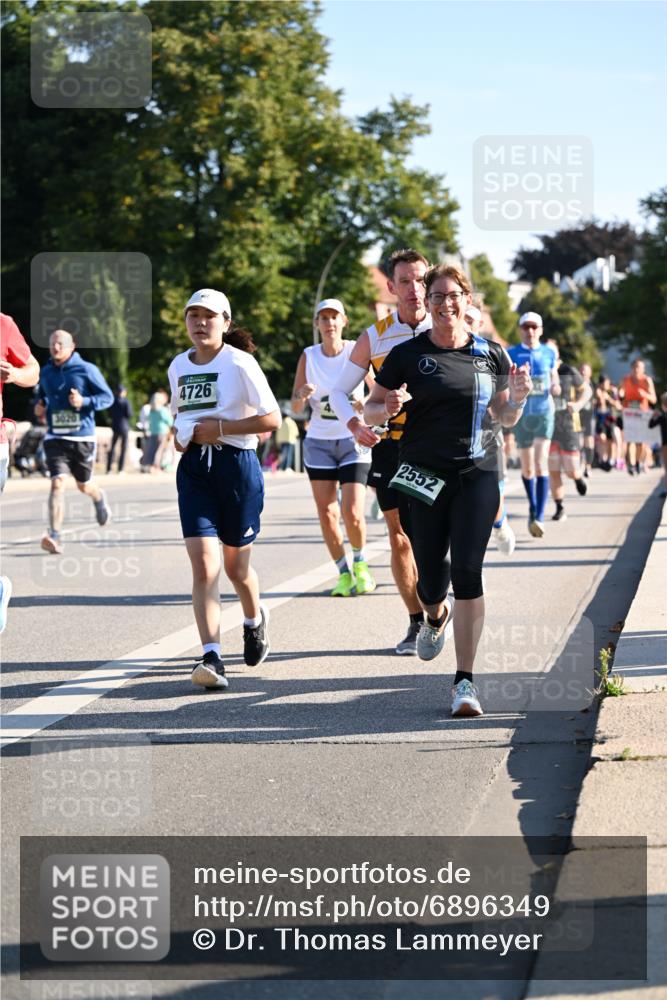 01.09.2024 - BARMER Alsterlauf Dr. Thomas Lammeyer http://msf.ph/oto/6896349 01.09.2024 09:34:28 Laufen 5020, 4726, 2552 meine-sportfotos.de