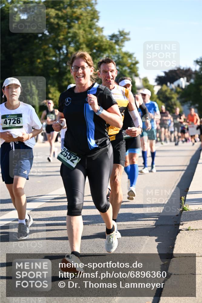 01.09.2024 - BARMER Alsterlauf Dr. Thomas Lammeyer http://msf.ph/oto/6896360 01.09.2024 09:34:29 Laufen 4726, 2552, 0 meine-sportfotos.de