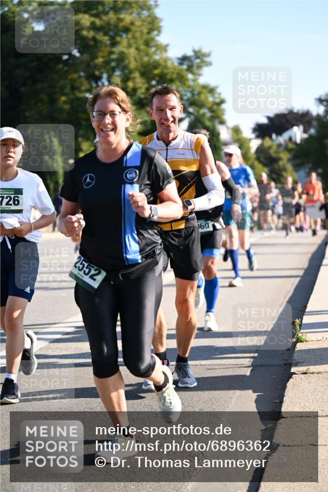 01.09.2024 - BARMER Alsterlauf Dr. Thomas Lammeyer http://msf.ph/oto/6896362 01.09.2024 09:34:29 Laufen 35, 726, 2552, 160 meine-sportfotos.de