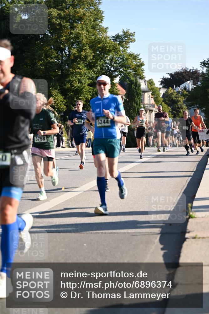 01.09.2024 - BARMER Alsterlauf Dr. Thomas Lammeyer http://msf.ph/oto/6896374 01.09.2024 09:34:30 Laufen 0, 4498, 3758, 5244, 495, 4641 meine-sportfotos.de