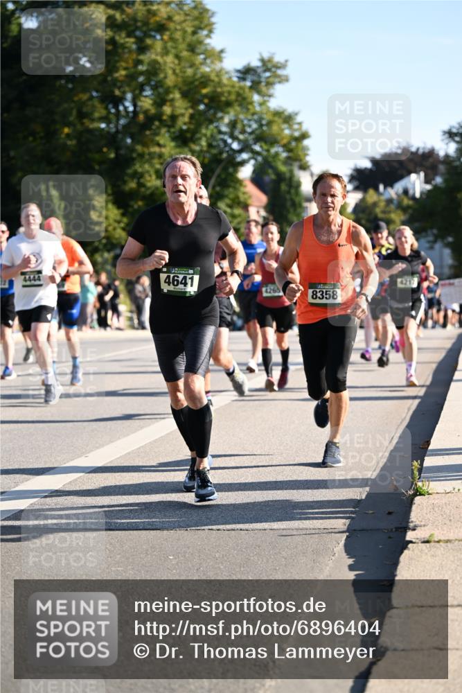 01.09.2024 - BARMER Alsterlauf Dr. Thomas Lammeyer http://msf.ph/oto/6896404 01.09.2024 09:34:35 Laufen 4444, 4641, 4265, 8358, 4217 meine-sportfotos.de