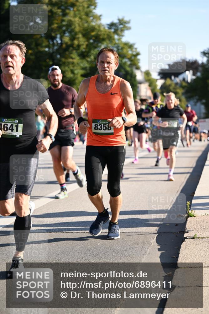 01.09.2024 - BARMER Alsterlauf Dr. Thomas Lammeyer http://msf.ph/oto/6896411 01.09.2024 09:34:36 Laufen 4641, 8358 meine-sportfotos.de