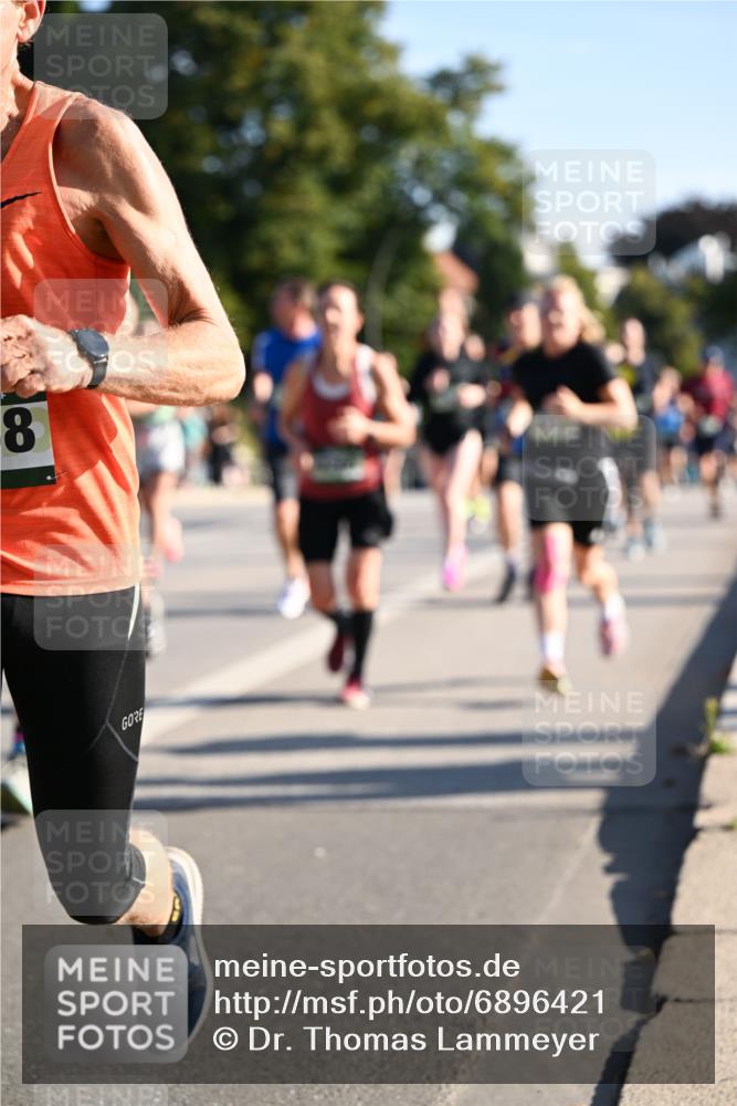 01.09.2024 - BARMER Alsterlauf Dr. Thomas Lammeyer http://msf.ph/oto/6896421 01.09.2024 09:34:37 Laufen 8, 32, 09 meine-sportfotos.de
