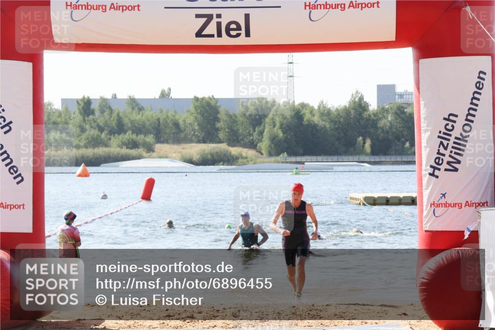 01.09.2024 - 17. Tribühne Triathlon Luisa Fischer http://msf.ph/oto/6896455 01.09.2024 11:23:34 Schwimmen 550 meine-sportfotos.de