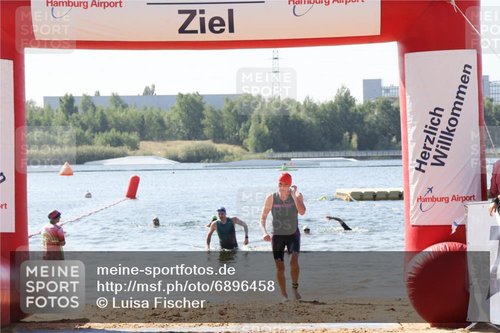 01.09.2024 - 17. Tribühne Triathlon Luisa Fischer http://msf.ph/oto/6896458 01.09.2024 11:23:35 Schwimmen 550 meine-sportfotos.de