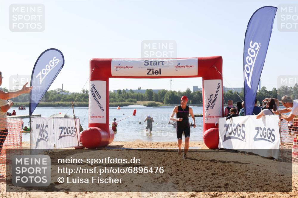 01.09.2024 - 17. Tribühne Triathlon Luisa Fischer http://msf.ph/oto/6896476 01.09.2024 11:23:39 Schwimmen 526, 550 meine-sportfotos.de
