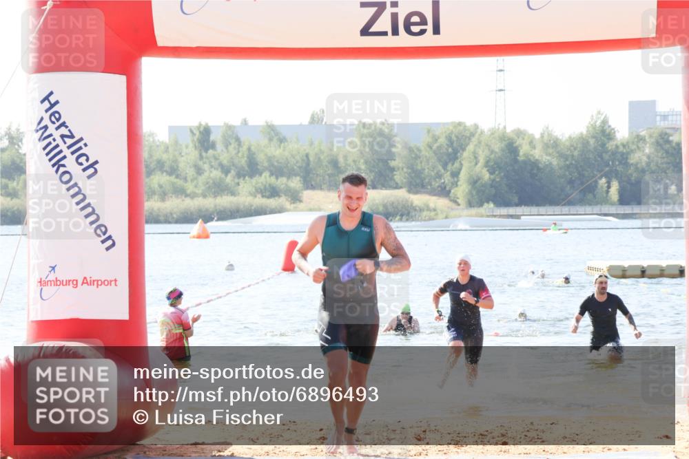 01.09.2024 - 17. Tribühne Triathlon Luisa Fischer http://msf.ph/oto/6896493 01.09.2024 11:23:47 Schwimmen 447, 514, 526, 543, 550 meine-sportfotos.de